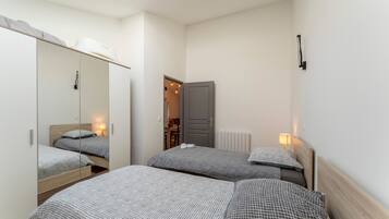 2 camere, ferro/asse da stiro, Wi-Fi gratuito, lenzuola