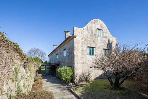 Bed and Breakfast 'Habitación Doble 2' with Mountain View, Shared Pool and Wi-Fi