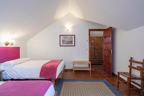 1 habitación, tabla de planchar con plancha, wifi gratis y ropa de cama 