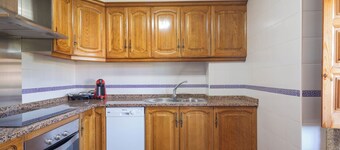 Bed and Breakfast 'Habitación Triple 1' with Mountain View, Shared Pool and Wi-Fi