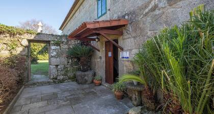 Bed and Breakfast 'Habitación Doble 4' with Mountain View, Shared Pool and Wi-Fi