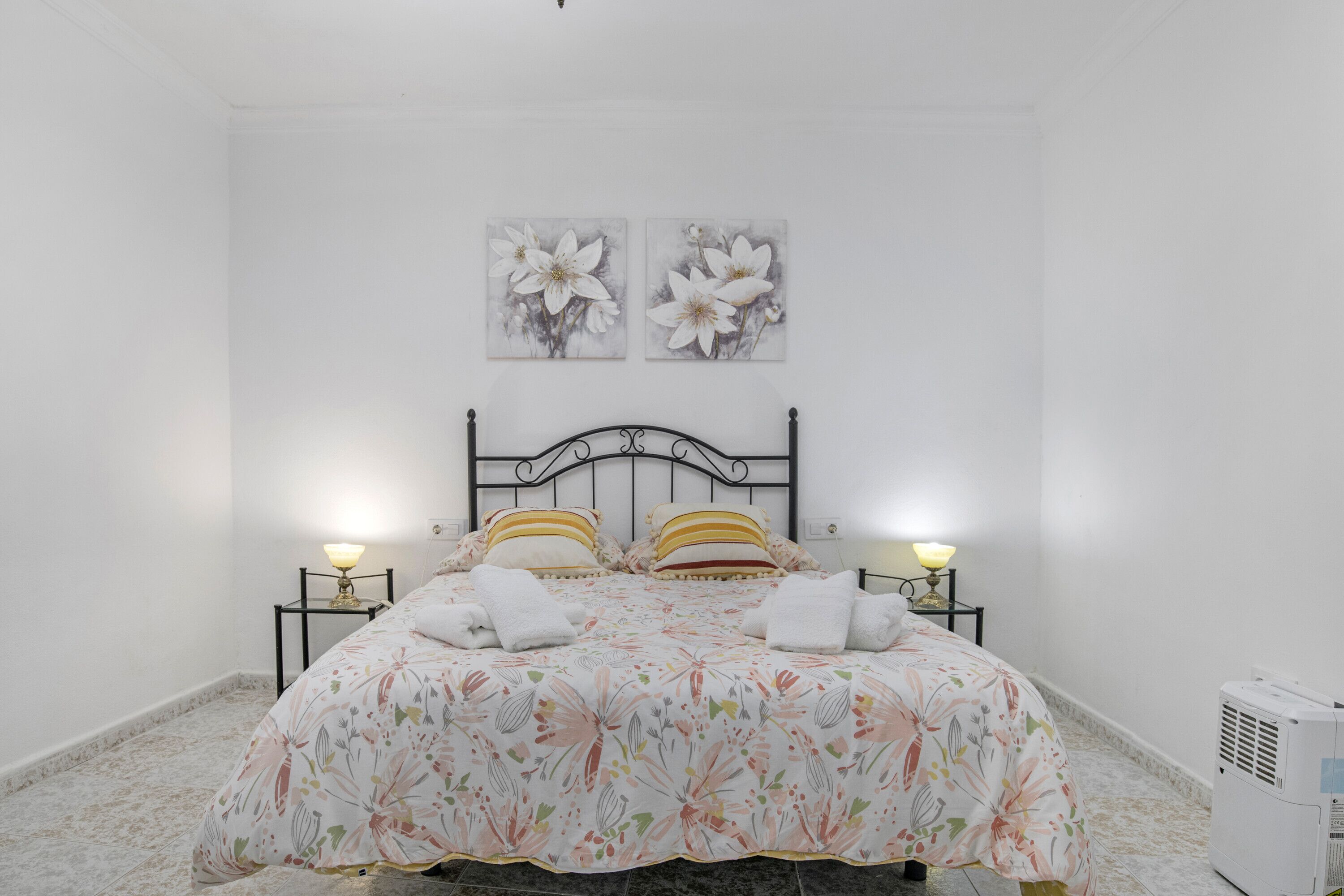 2 dormitorios, tabla de planchar con plancha, wifi gratis y ropa de cama