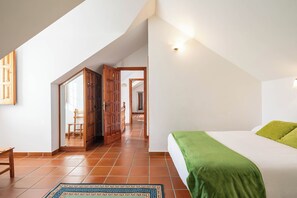 1 dormitorio, tabla de planchar con plancha, wifi gratis y ropa de cama