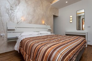 2 habitaciones, tabla de planchar con plancha y wifi gratis 