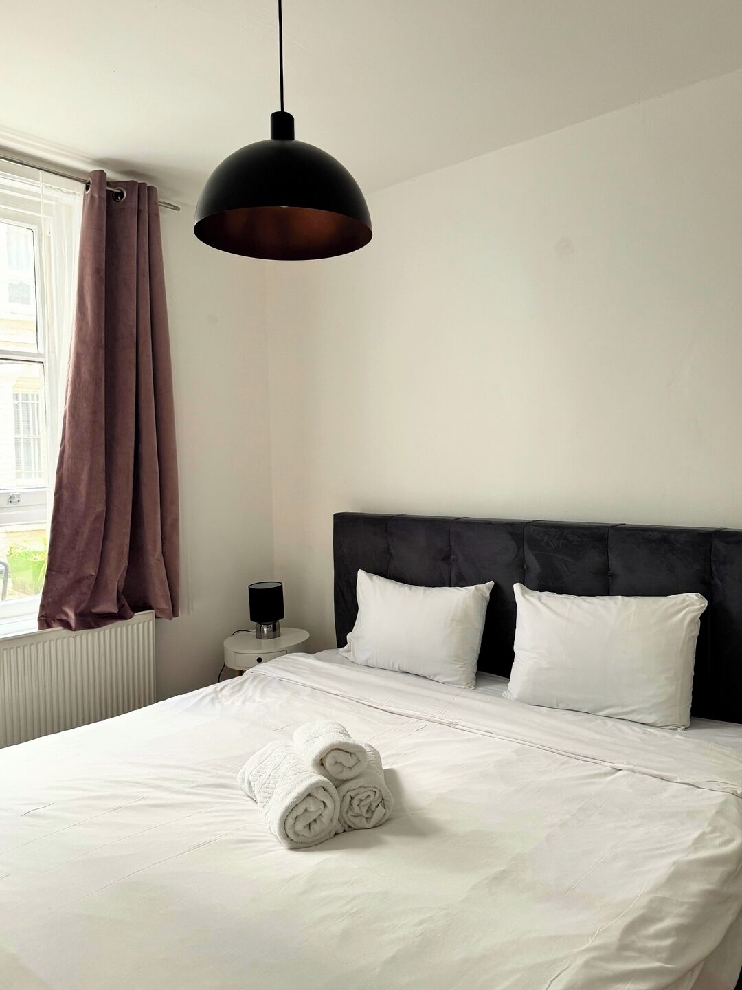 2 bedrooms, desk, iron/ironing board, travel crib