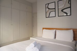 1 bedroom, desk, iron/ironing board, travel cot