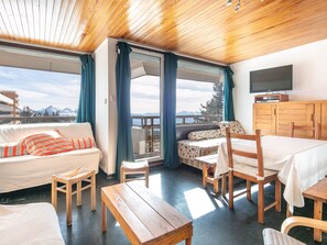 TV - At the foot of the pistes Ground floor apt for 6 pers (Chamrousse)