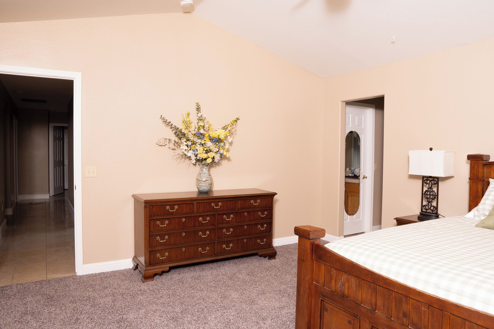 3 bedrooms, in-room safe, iron/ironing board, WiFi