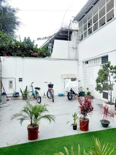 3 multiple bedroom house in superb Lima Miraflores with WiFi