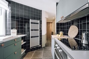 Fridge, microwave, oven, stovetop - Dolmaci - 1 chambre à Charonne (Paris)