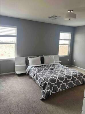 4 Schlafzimmer, Bügeleisen/Bügelbrett, WLAN, Bettwäsche