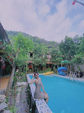Outdoor pool - Ali Home (Hoa Lu)