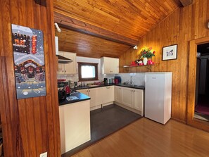 Fridge, microwave, oven, stovetop - Charming Chalet - Breathtaking Views - Catering Options (Morzine)