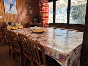 Dining - Charming Chalet - Breathtaking Views - Catering Options (Morzine)