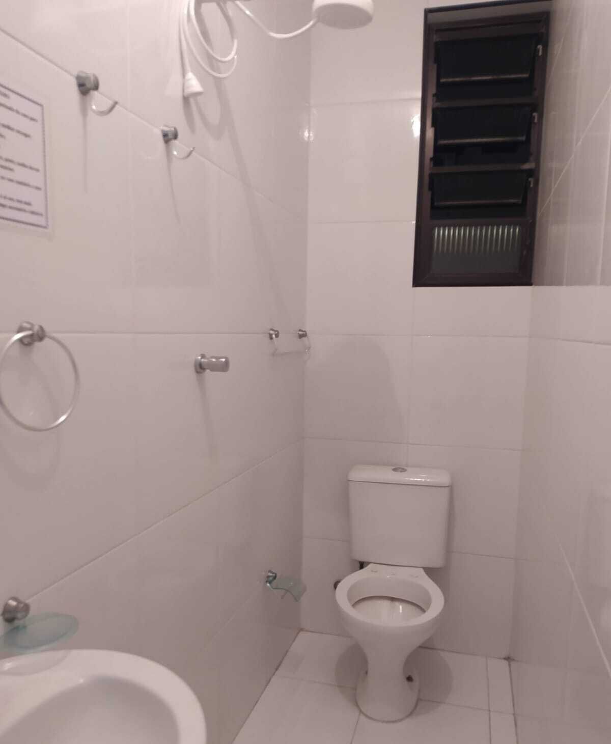 Douche, papier de toilette