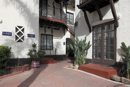 Unique 2B1B Getaway Near Disneyland & OC