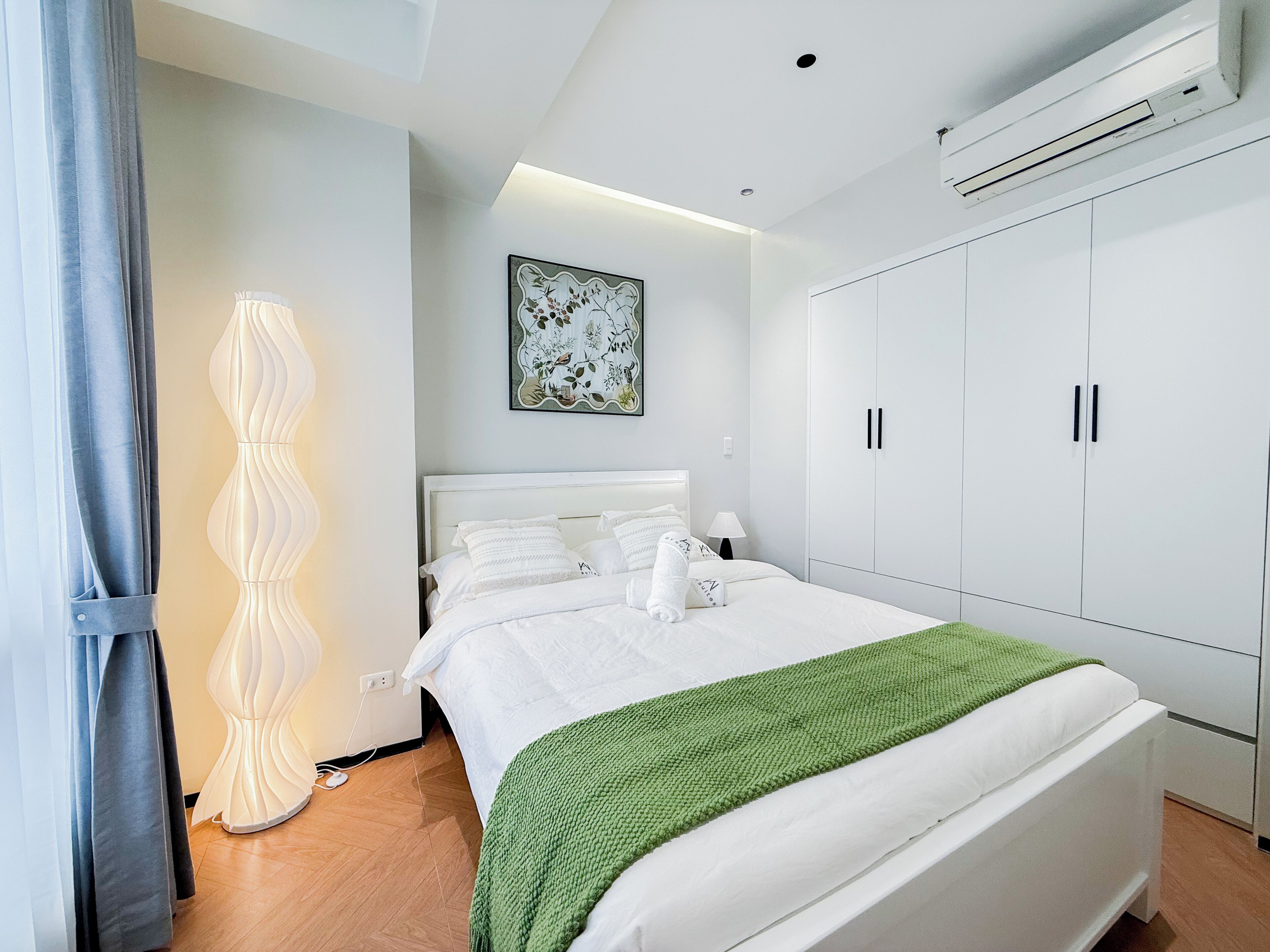 Luxury Condo, Garden View