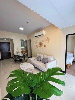 Condo, Garden View | Living area