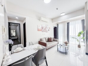 Condo, 1 phòng ngủ, đối diện biển | Khu vực ăn uống tại phòng