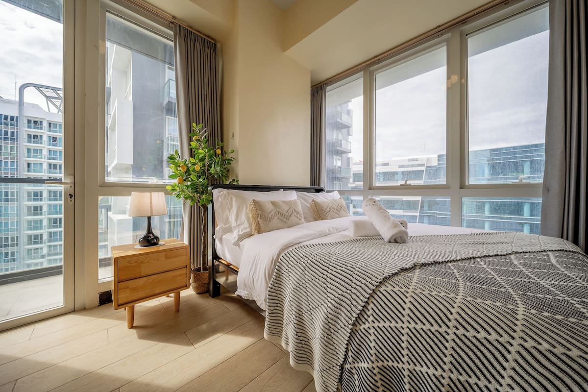 Deluxe Condo, Balcony, City View | 1 bilik tidur, Wi-fi percuma