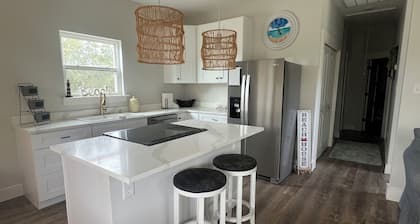 Peaceful OuterBanks living just 3 blocks from the beach in Bay St. Louis, MS