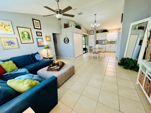 Updated 2BR/2BA Villa w/ Screened Patio - Near Golf & Raceway