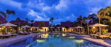 Outdoor pool, open 7:00 AM to 9:00 PM, pool umbrellas, sun loungers