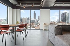 Interior - Blueground | West Loop, gym & bbq, nr Willis Tower (Chicago)