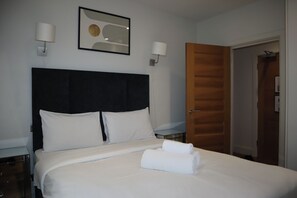 2 bedrooms, desk, iron/ironing board, travel cot