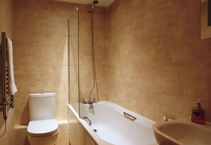 Hair dryer, towels - BnBNook - Central 2BR with Balcony - Soho and Strand (Greater London)