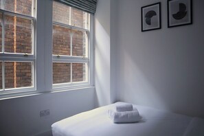 3 bedrooms, desk, iron/ironing board, travel crib