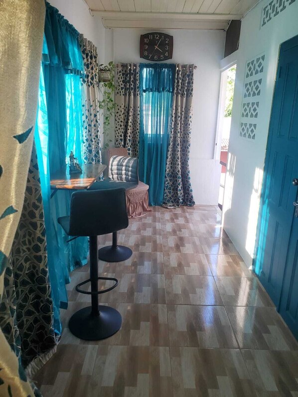 Interior - Onyx's Abode (D'Abadie)