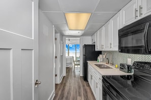 Fridge, stovetop