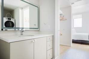 ヘアドライヤー、タオル