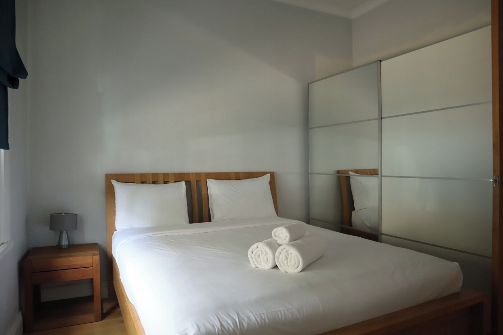 3 bedrooms, desk, iron/ironing board, travel crib