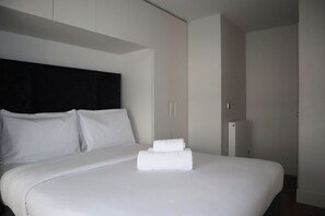 2 bedrooms, desk, iron/ironing board, travel cot