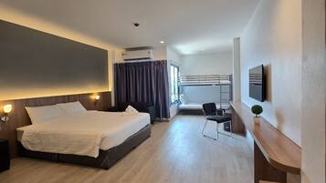 Family Room | In-room safe, iron/ironing board, free WiFi