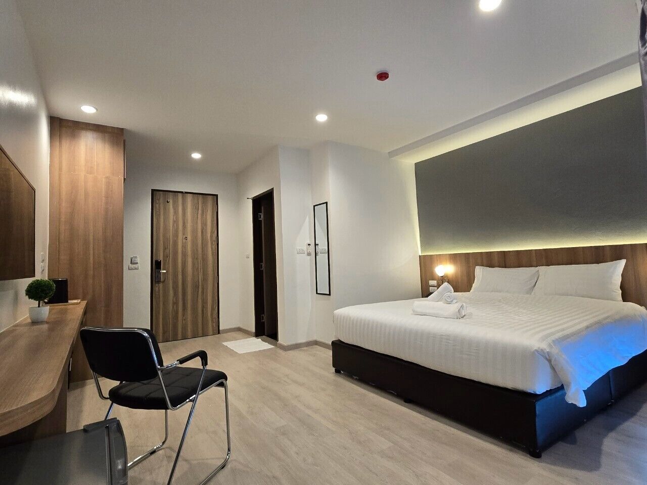 Habitación doble superior | Caja fuerte, tabla de planchar con plancha, wifi gratis