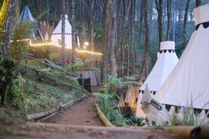 Luxury Tent | 1 bedroom - Regan Luxcamp by Digihub Hospitality (Pangalengan)