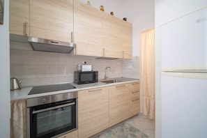 Fridge, microwave, oven