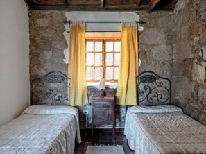 2 chambres, fer et planche à repasser, Wi-Fi, literie fournie