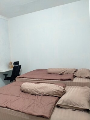 Deluxe Triple Room, 1 Bedroom | Free WiFi - Kostel Rumah Nenek (Jakarta)