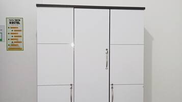 Deluxe Triple Room, 1 Bedroom | Free WiFi