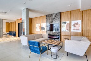 TV, stereo - Blueground | Dumbo, balcony & AC, near bridge (New York)