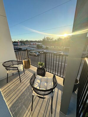 Property grounds - Luxury, Brand NEW 4BR/3.5BA Townhome I South Tampa Gem I Central Location (Tampa)