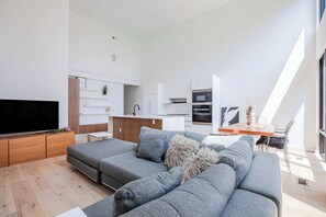 Televisión y oficina