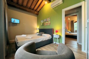 12 bedrooms, WiFi, bed sheets - Ludovica and Marina Villas with 2 pools (Lajatico)