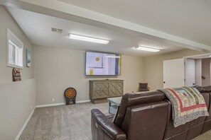 Luokittelematon kuva, 3 kautta 49, painike