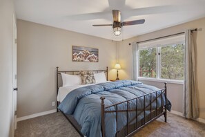 6 bedrooms, iron/ironing board, free WiFi, bed sheets - Birdie's Nest: Pet friendly, uptown getaway w/ fenced wooded yard, near golf course, poker table. (Pagosa Springs)