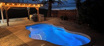 3-bedroom Charming Home in the Hills of Pittsburg with hillside view & pool